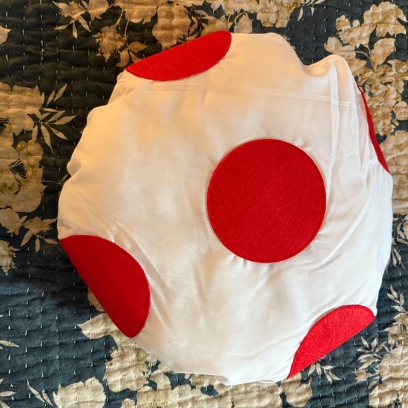 Super Mario Bros Toadstool costume for toddlers size 2-3t- excellent condition - Picture 2 of 4